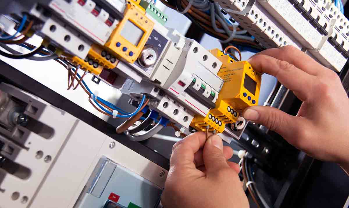 Read more about the article Essential Electrical Wiring and Fitting Tips for Home Improvement